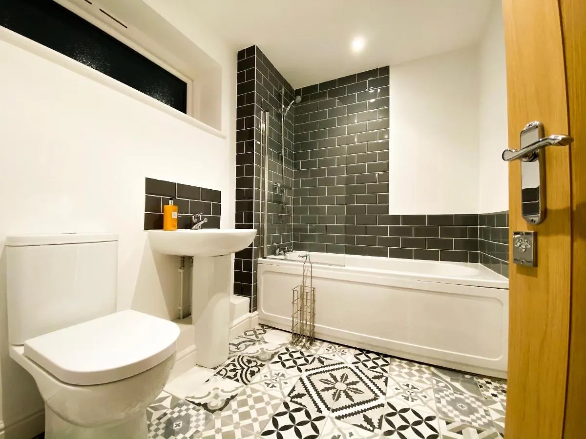 Suitely - Albion Place Cheltenham Holiday home